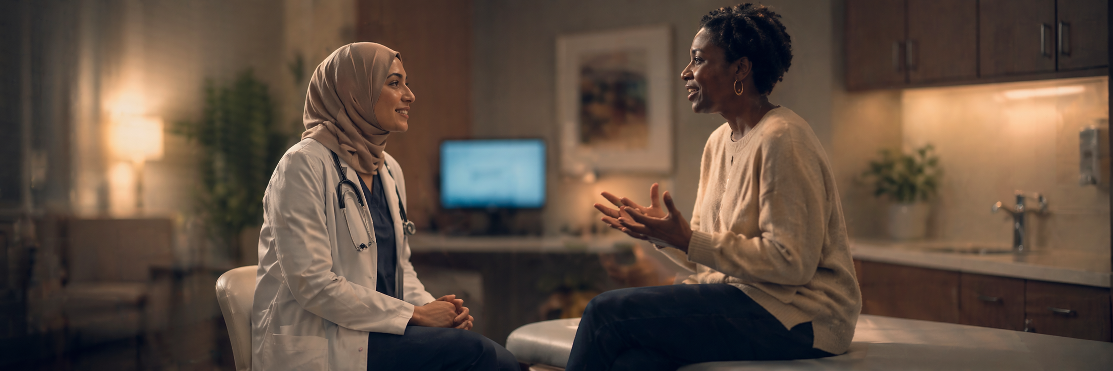 Physician and patient in a diverse clinical encounter using Dragon Copilot multilingual ambient documentation